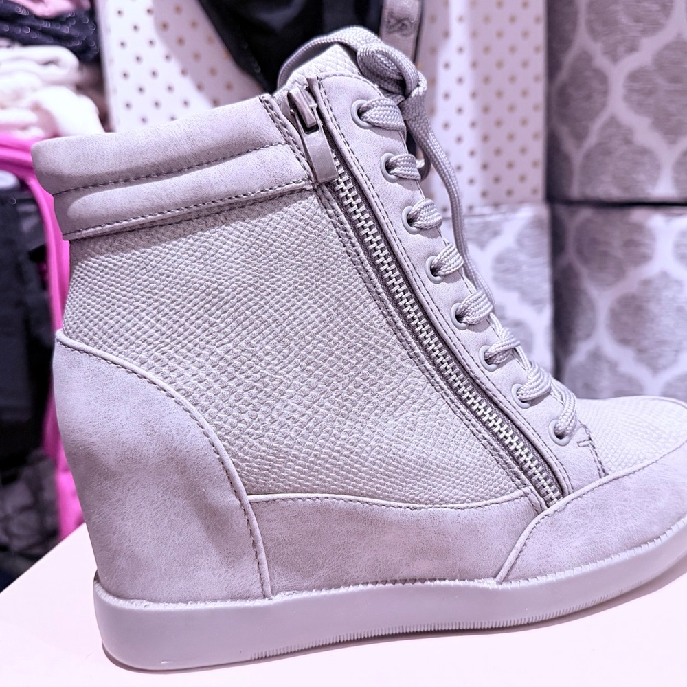 NWT JustFab The Cool Girl Grey Wedge Sneakers | Size 7.5 | Hidden Wedge High Top